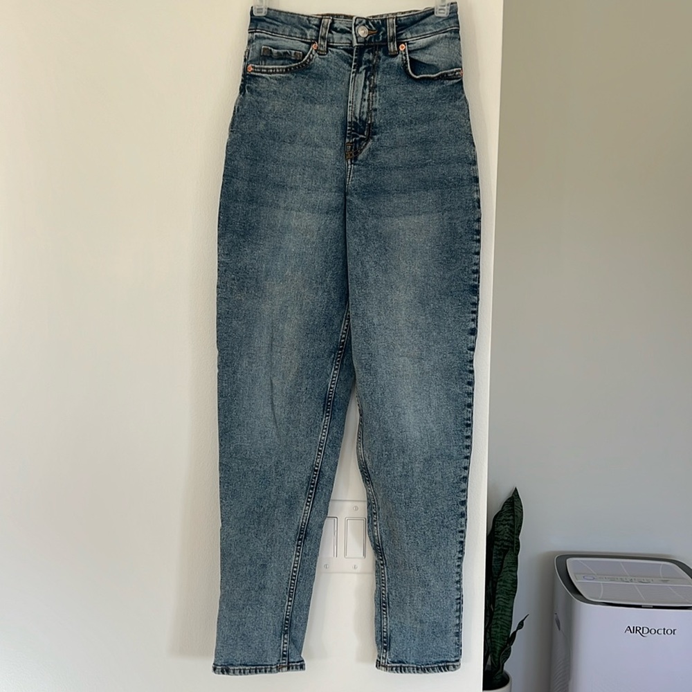 Divided women's size 2 jeans